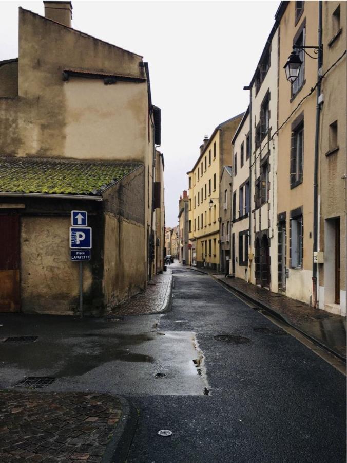 Location F1 Neuf Centre Historique Riomアパートメント エクステリア 写真
